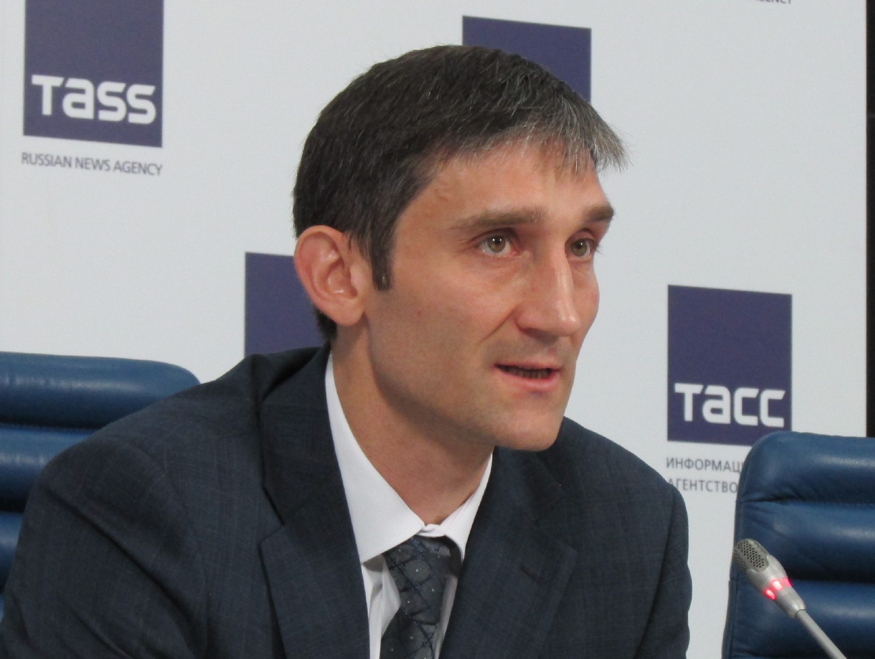 исполнительный директор в организационной структуре. исполнительный директор сайт. игорь шехтерман x5 retail group. директор и исполнительный директор. аксаков дмитрий анатольевич.