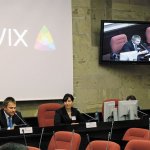 Как и положено, в компании, занимающейся технологиями отображения информации, выступление Владимира Антонова (слева) ретранслируется на экранах в зале