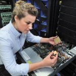 Стефани Чирас тестирует новый сервер с процессором Power9