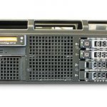 Вид размещенного в стойке сервера Dell R710 PowerEdge спереди при снятой лицевой панели